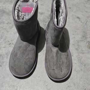 The Children's Place Confetti Shaker Heart Faux Suede Gray Boots